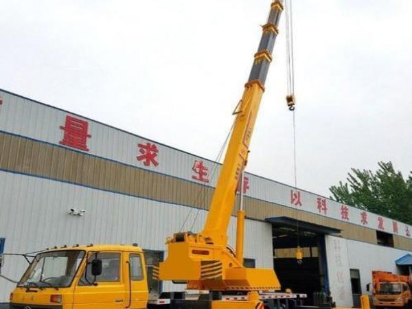安源区吊车出租_吊车歪拉斜吊的危害